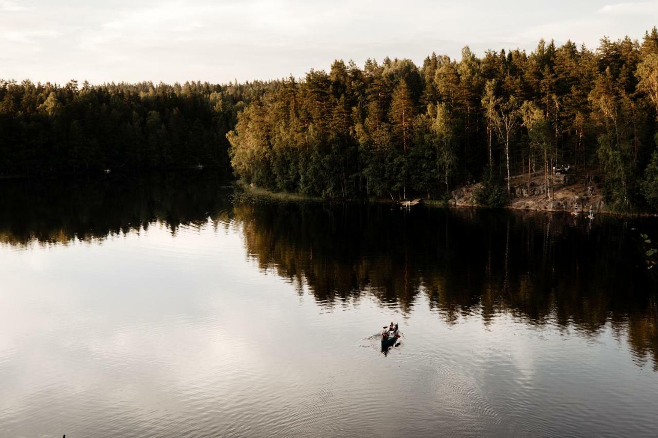 Lapland Hotels Bulevardi Helsinki Luaran gambar The lake in autumn